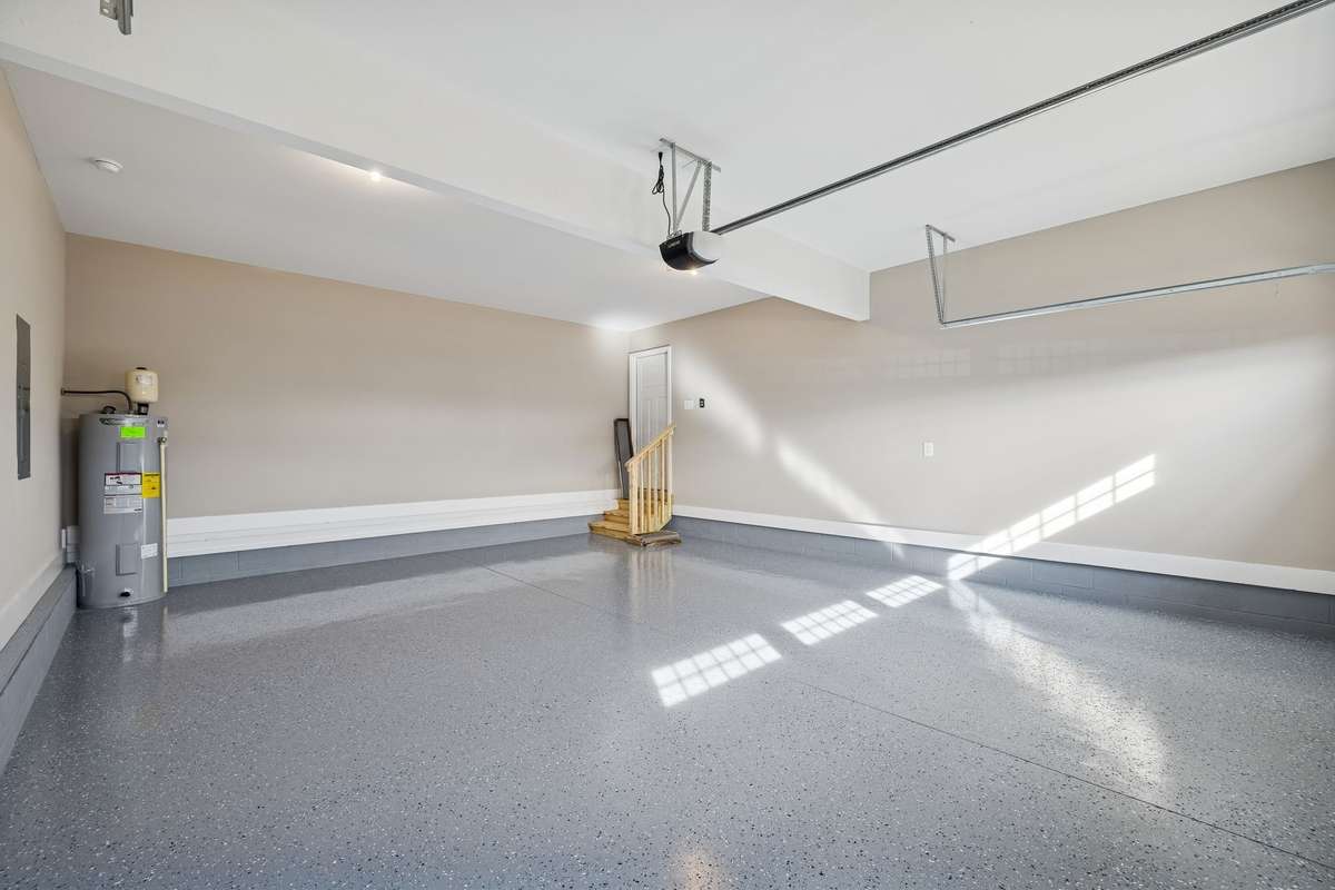 Sample pictures from a previous build showing the Carter Floor Plan.  Materials and colors are subject to change without notice.