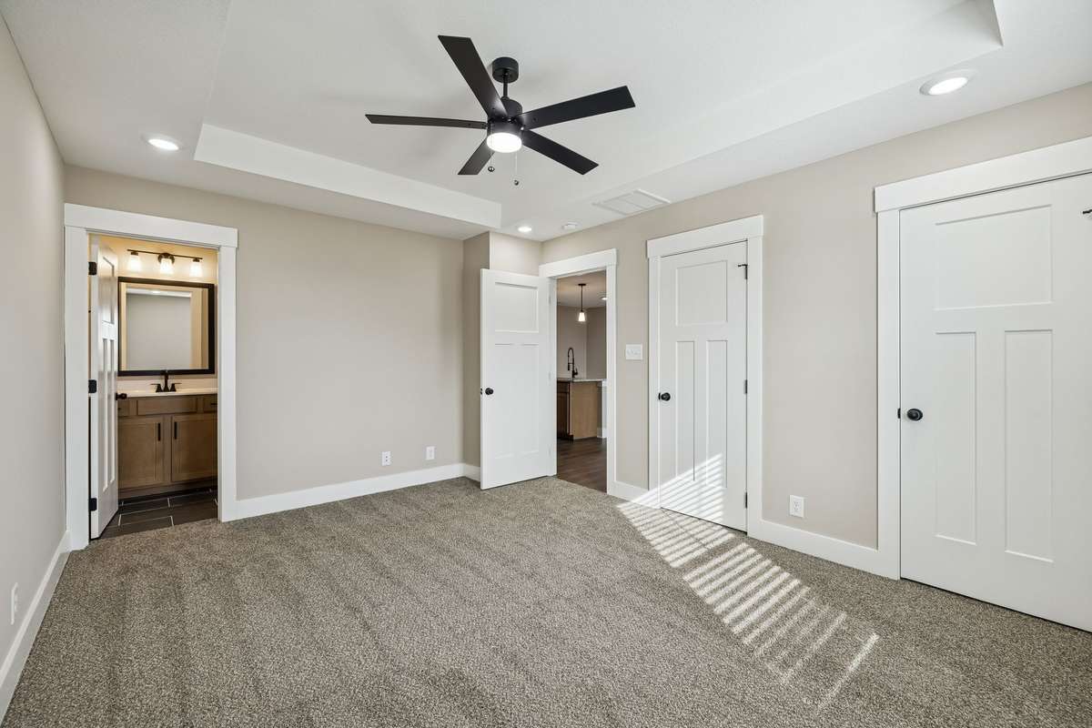 Sample pictures from a previous build showing the Carter Floor Plan.  Materials and colors are subject to change without notice.