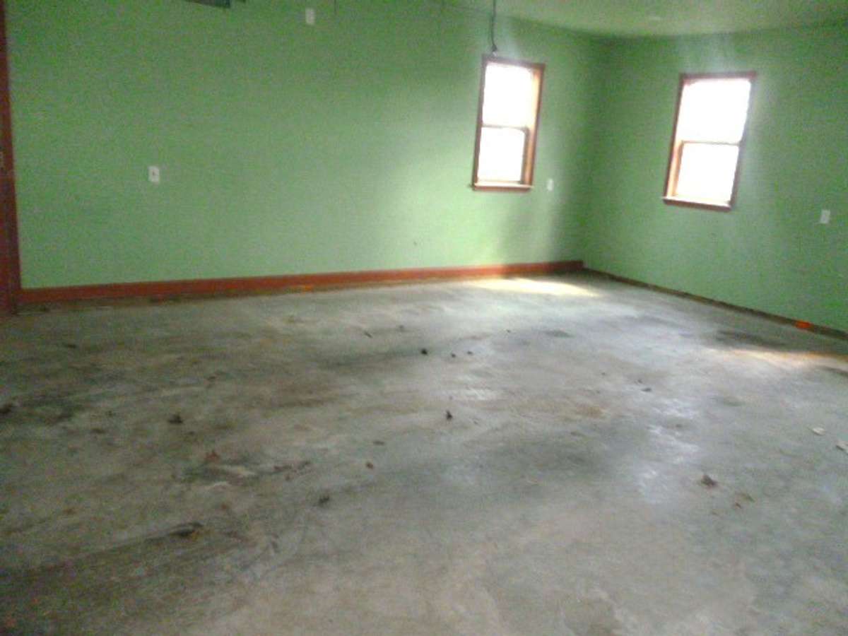 Attached 2 car garage
