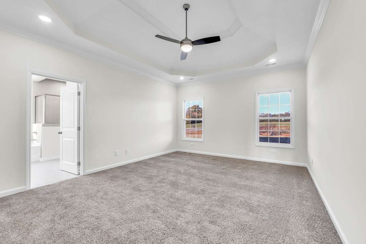 sample photos of home plan ONLY. Finishes may vary.