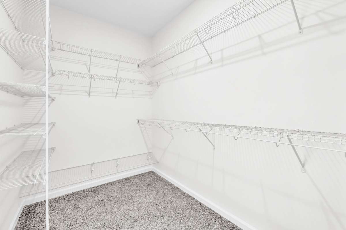 sample photos of home plan ONLY. Finishes may vary.