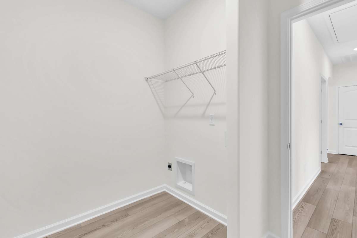 sample photos of home plan ONLY. Finishes may vary.