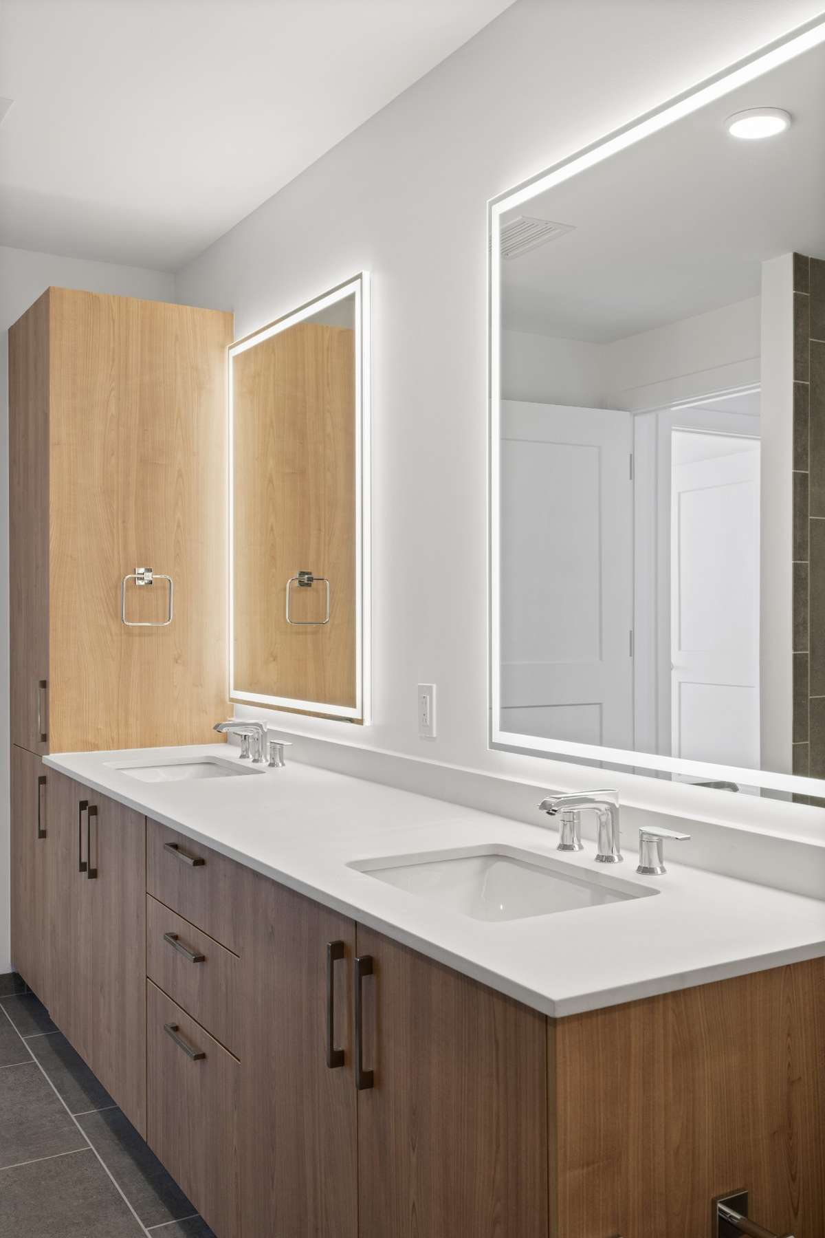 Same floorplan, floor 24