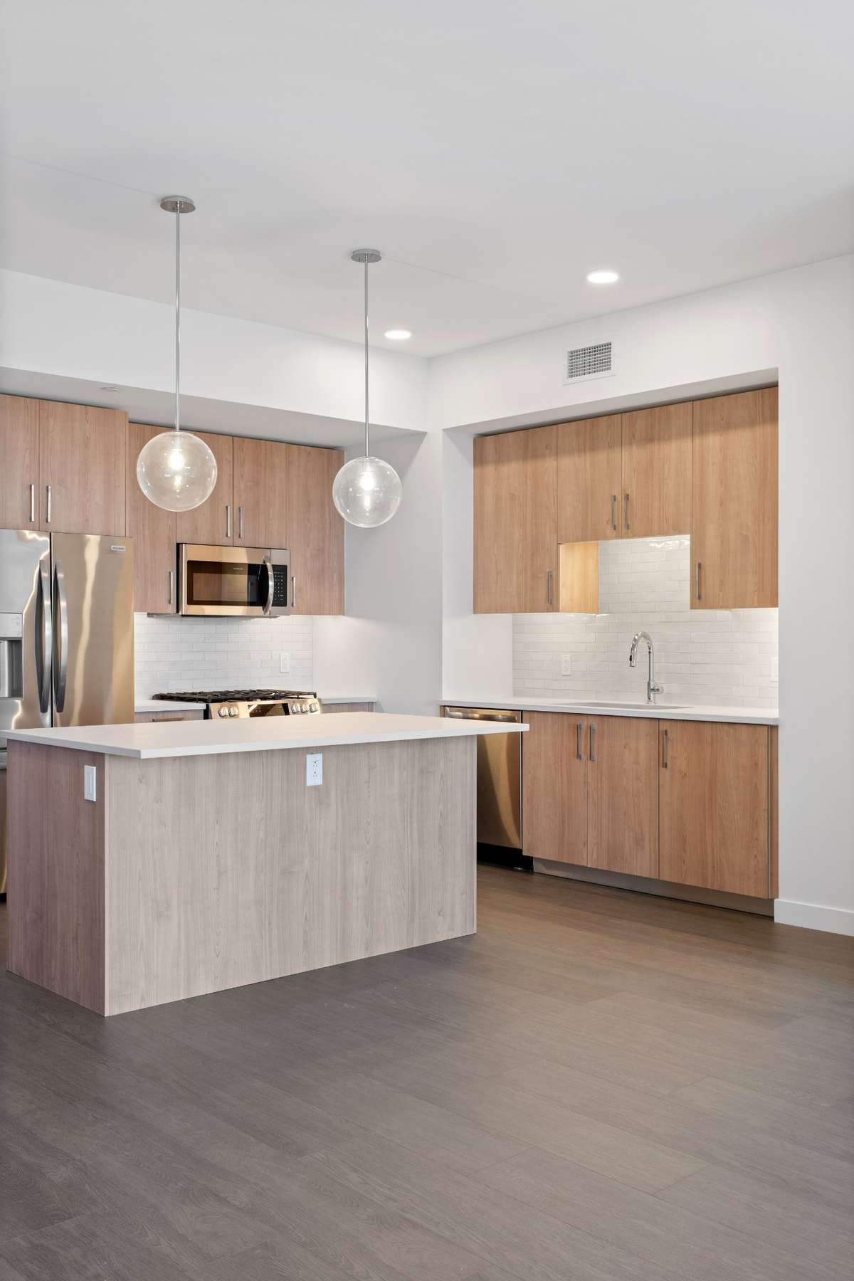 Same floorplan, floor 24