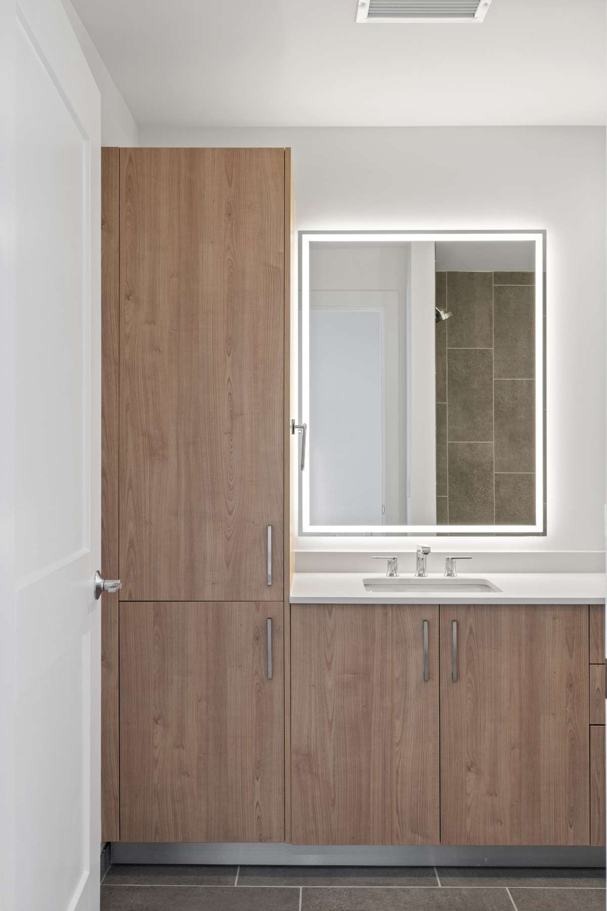 Same floorplan, floor 24