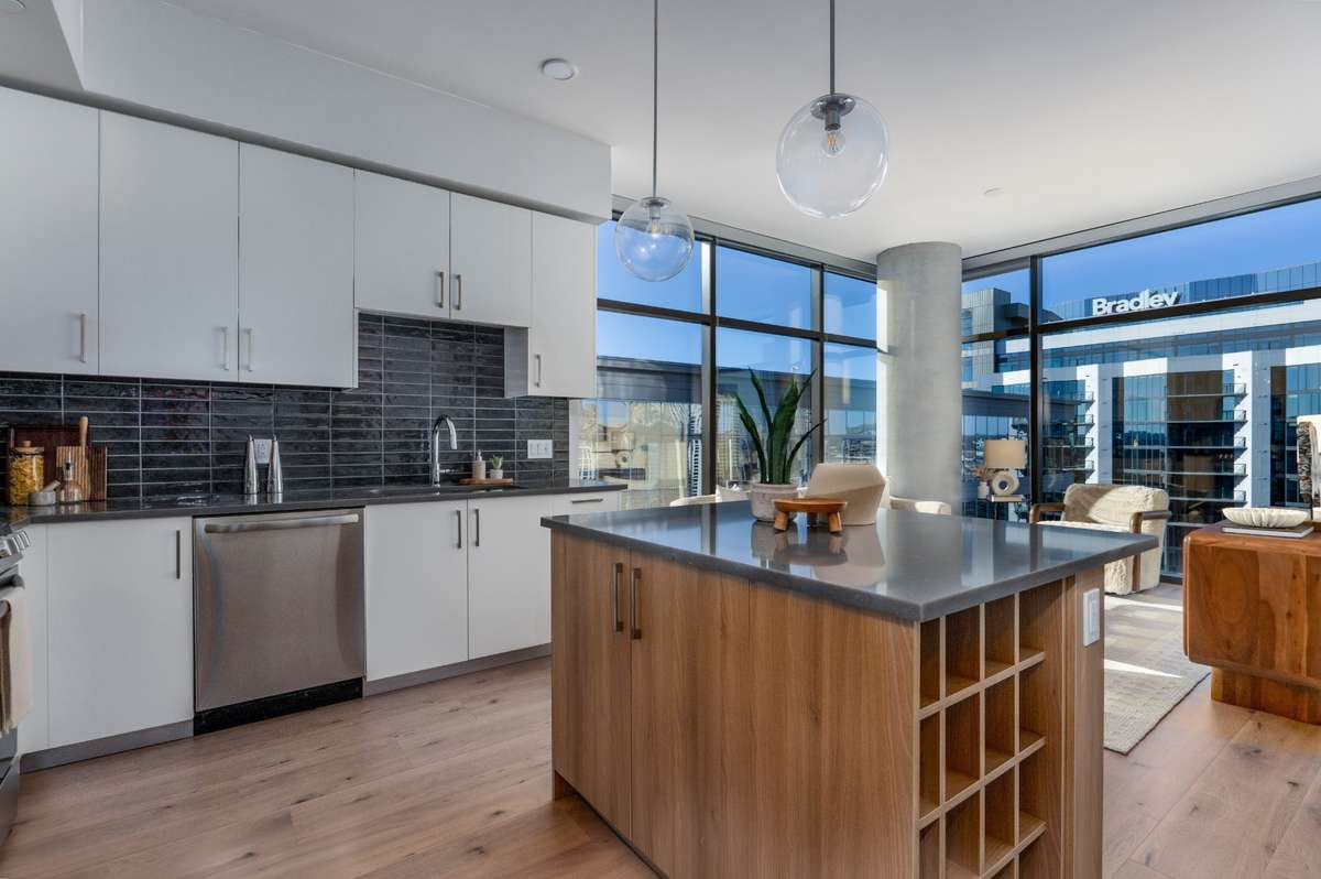 Same floorplan, floor 23