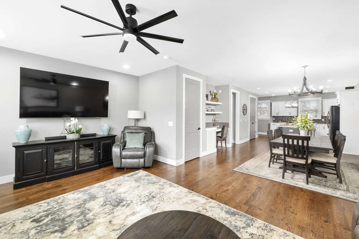 Such a perfect layout for entertaining.