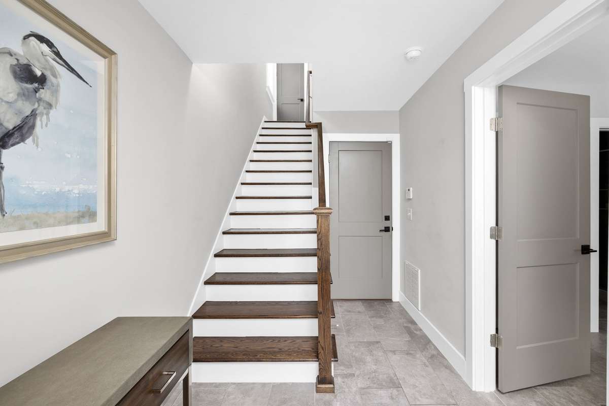 Custom tile on the entry level.