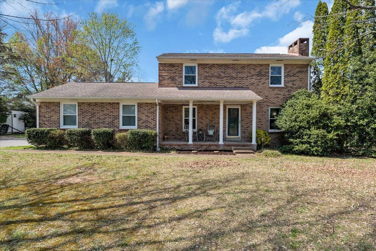 Welcome to 203 Twelve Oaks Rd in Tara Estates! This 4 bedroom, 2 bath home with a flexible bonus room sits on 0.89 acres and is just minutes from downtown Tullahoma, Normandy Lake, and Tims Ford Lake and Lakewood Country Club