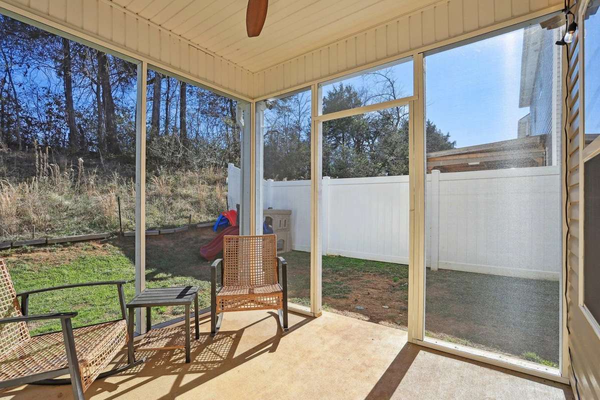 Nice screened in porch with private surrounding.