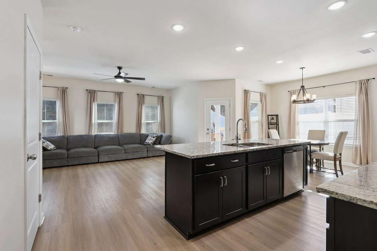 Open floor plan!!