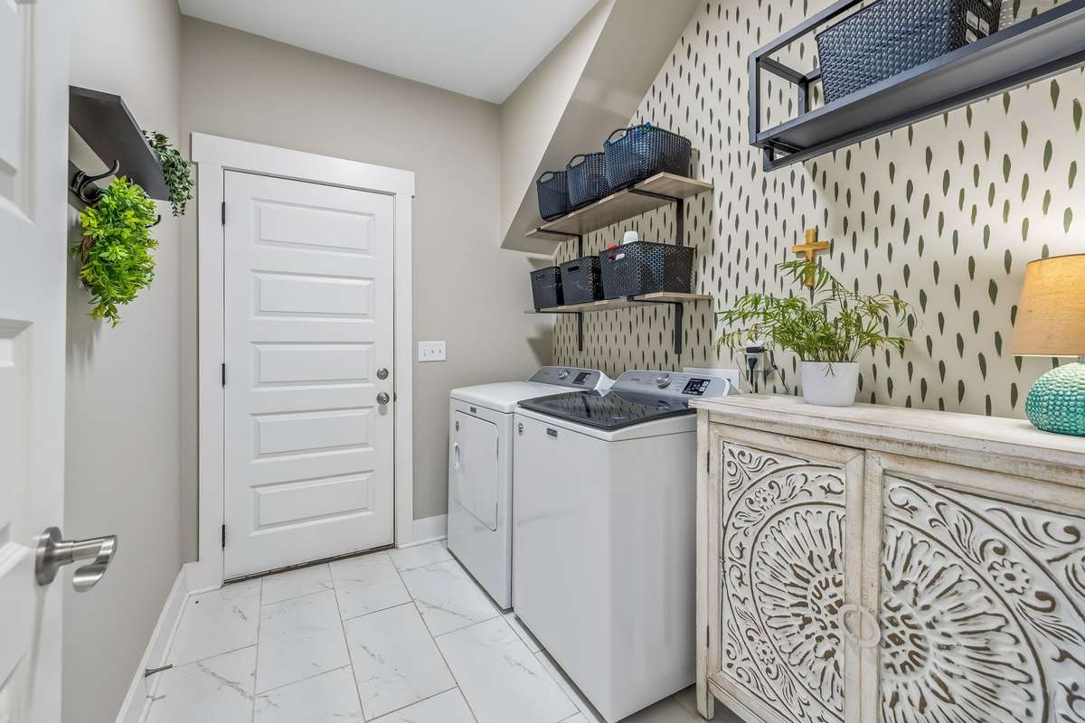 IS THIS THE CUTEST LAUNDRY ROOM YOU HAVE EVER SEEN! FUNCTIONAL AND FABULOUS!