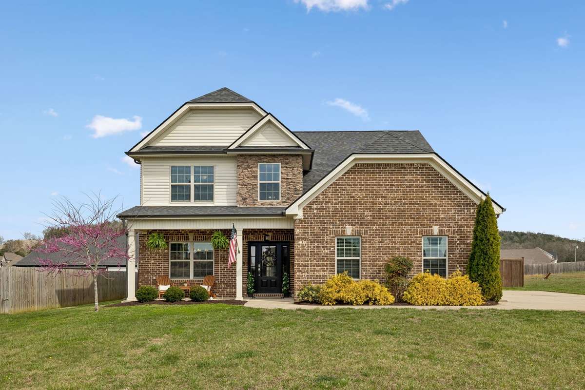 GORGEOUS ALL BRICK HOME THAT IS LIKE-NEW, FRESH PAINT THROUGHOUT, ACCENT WALLS, BUILT-INS, OVERSIZED BEDROOMS AND CLOSETS GALORE WITH ROOM TO EXPAND!