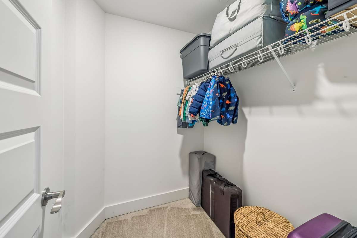 4TH BEDROOM WALK-IN CLOSET
