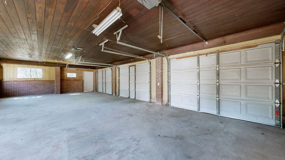3 car garage! Convert one of the bays to a home office/studio/gym.