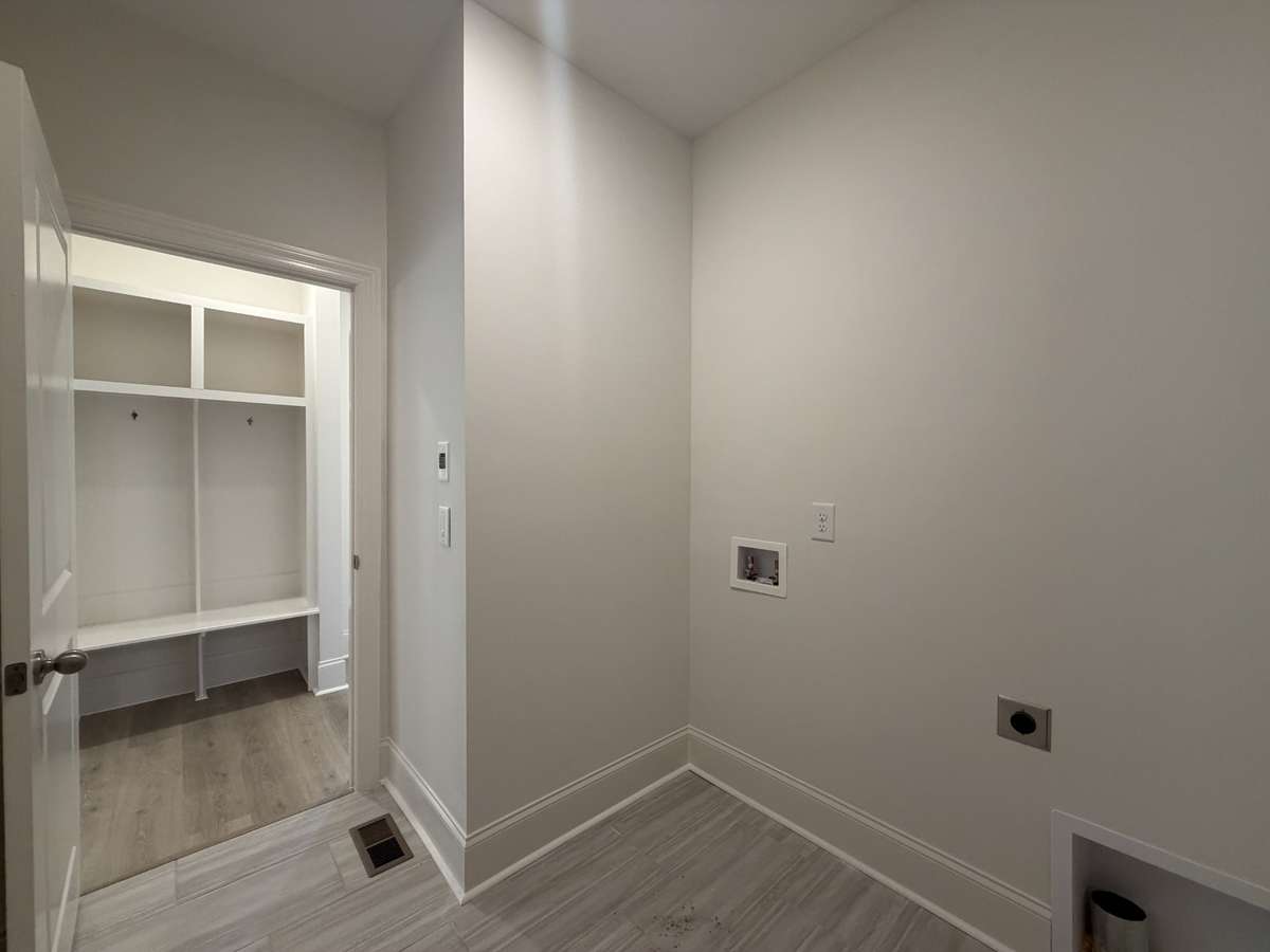 Laundry/Family center