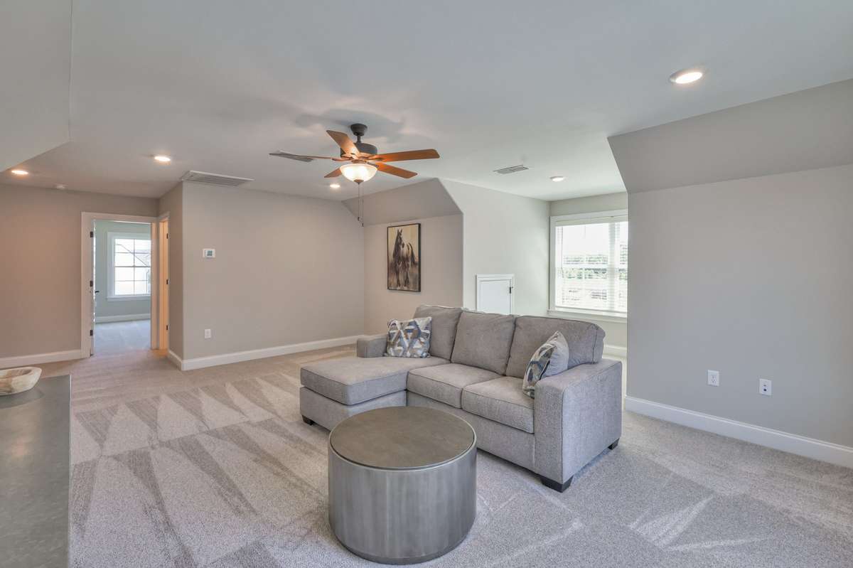 Upstairs Loft/ Bonus Area
