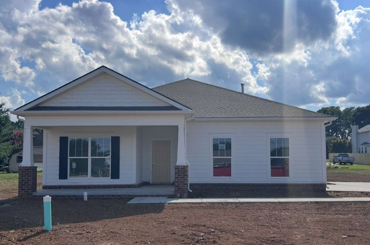 This is the actual house being built. Ready in 60 days ,,  It is coming along very nicely.