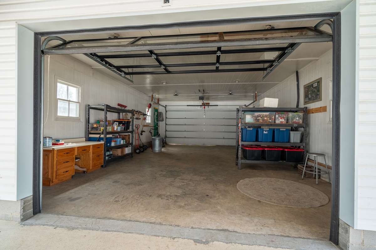 Nice car garage and workshop  or man cave