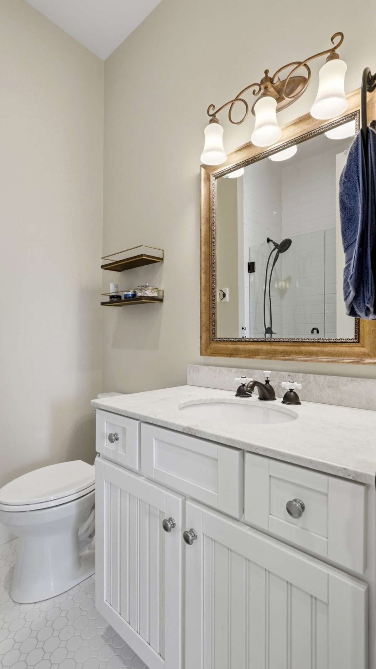 Upstairs bathroom 2