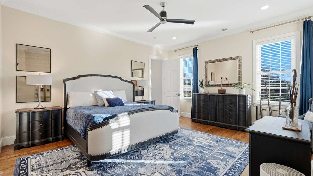 Upstairs bedroom 2