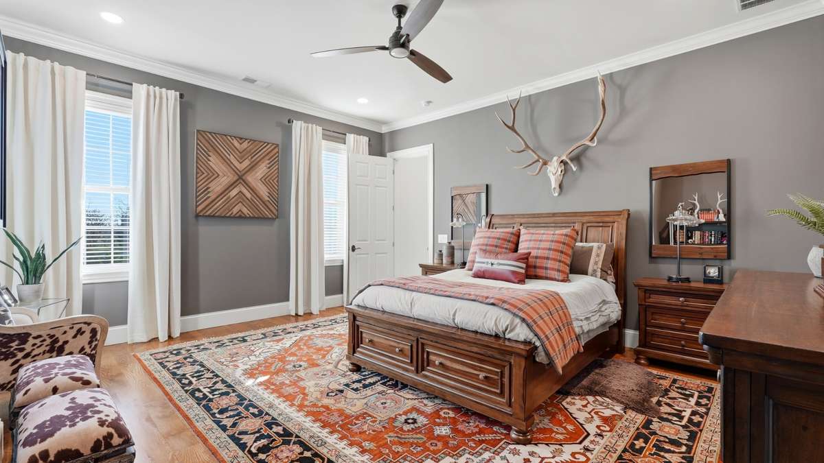 Upstairs bedroom 1