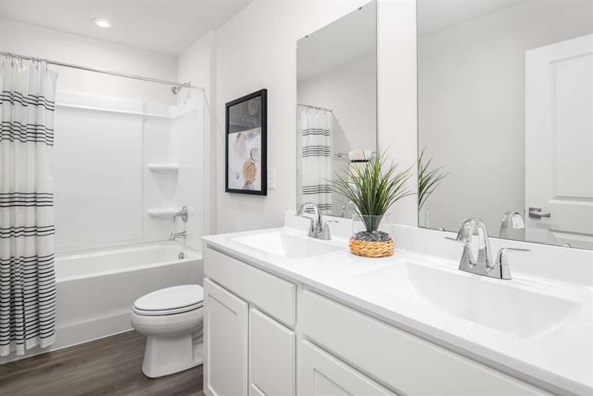 Upstairs Secondary Bathroom