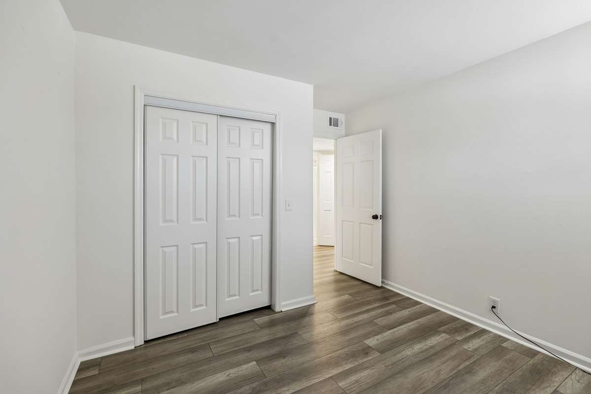 2nd Bedroom closet view