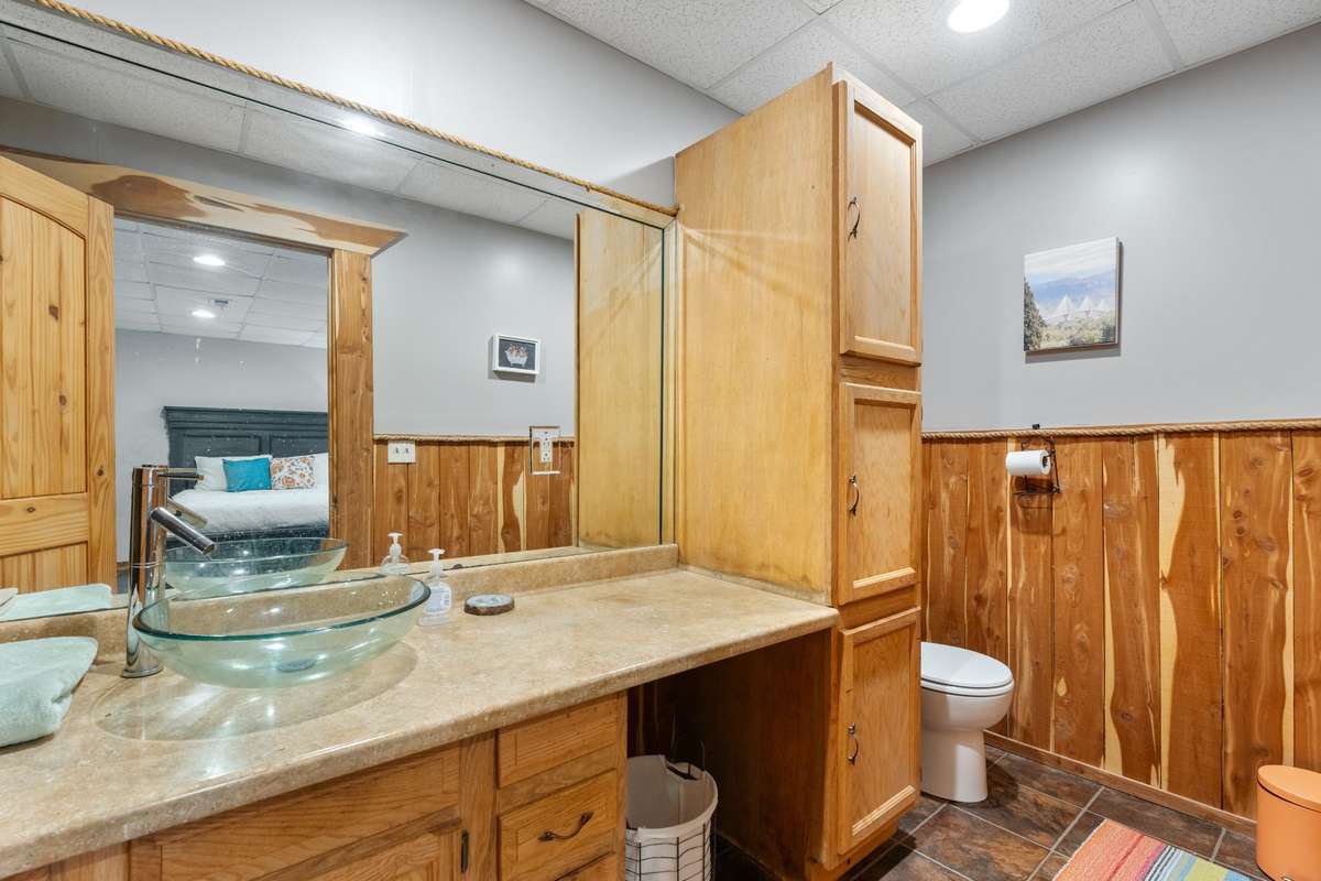 Full ensuite bathroom on the basement level