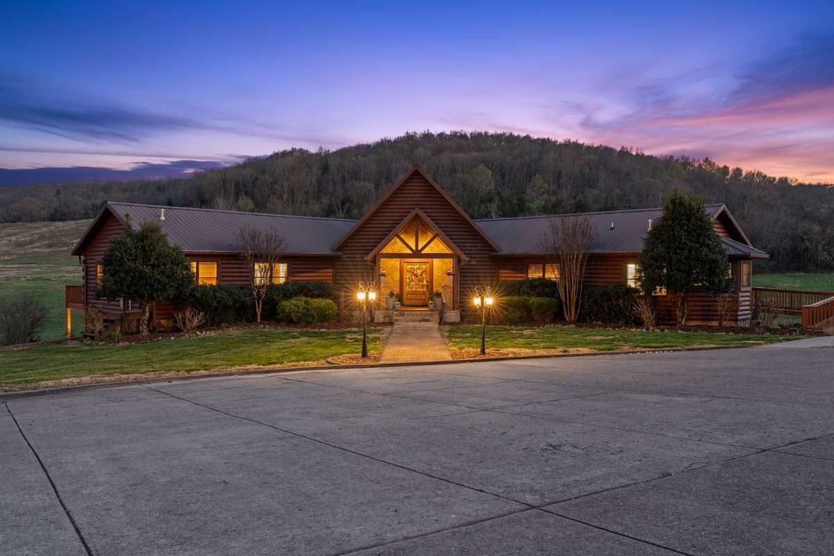 Every view from front to back shows off nature at her best from dawn to dusk.
