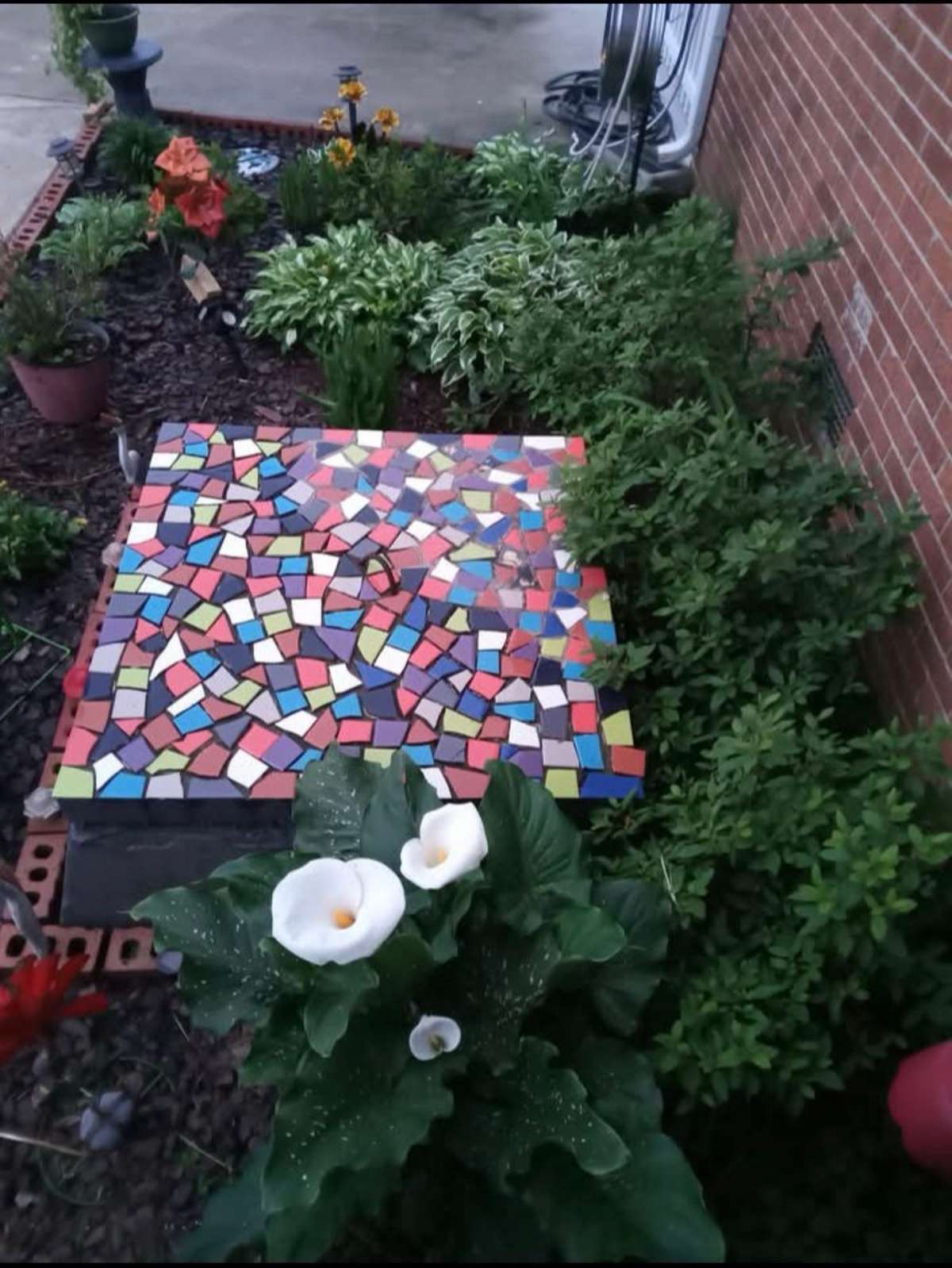 Well in the front garden. (Owner Does Not Use). Owner supplied seasonal picture