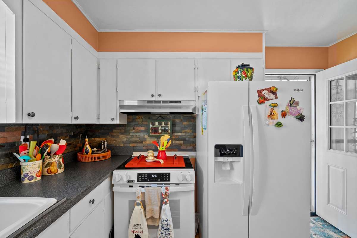 Electric Range is WiFi connectable and provides air fry, convenction, bake, and steam cleaning