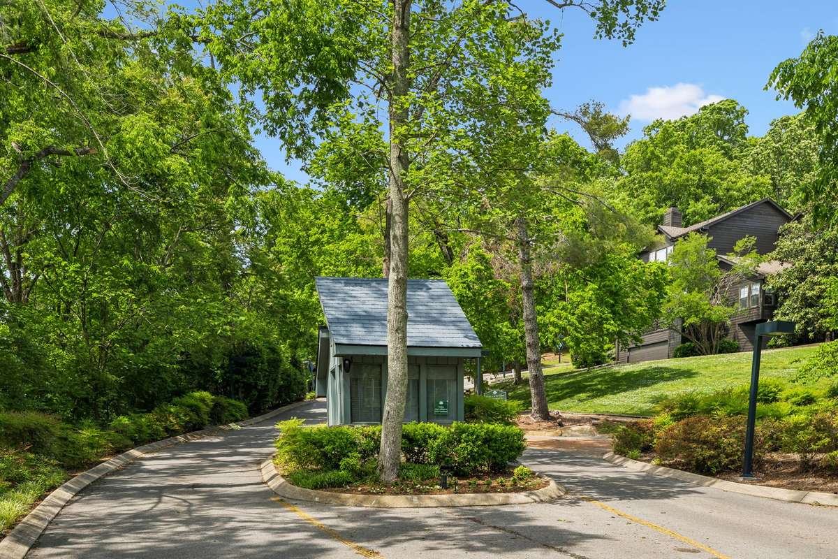 Welcome home to a very well maintained community with serene setting!  A place where you cant wait to come home to!!