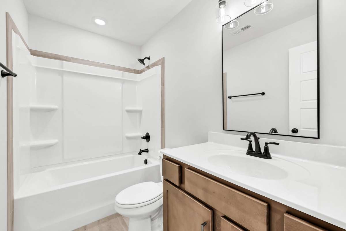 Example Photos, colors and materials may vary