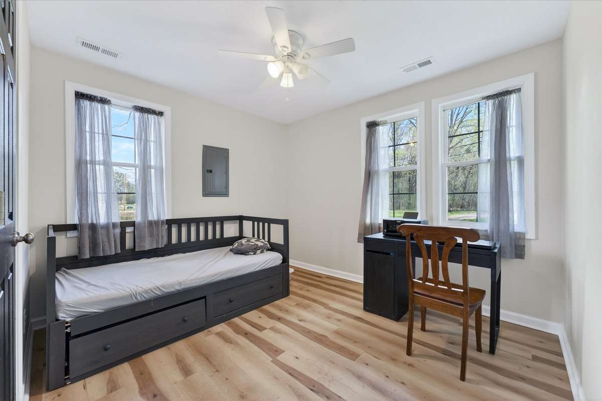 Secondary bedroom