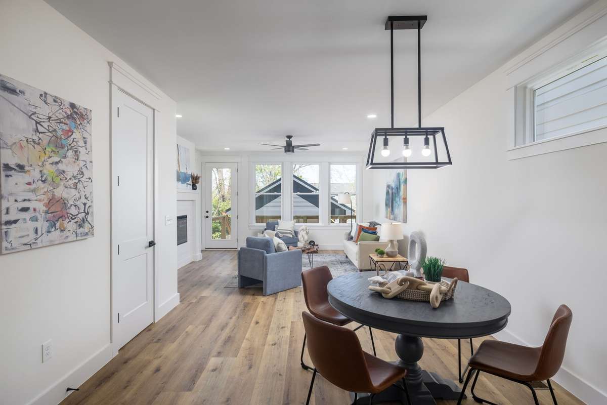 Eat in dining area just off the kitchen