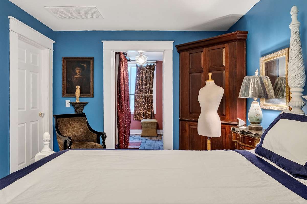 The door to the left goes into a walk in closet and also another entrance into the 3rd bedroom.