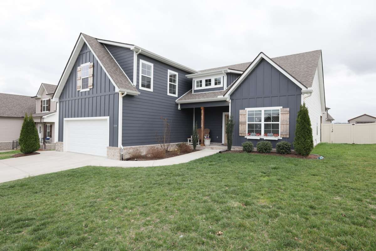 Beautiful curb appeal.