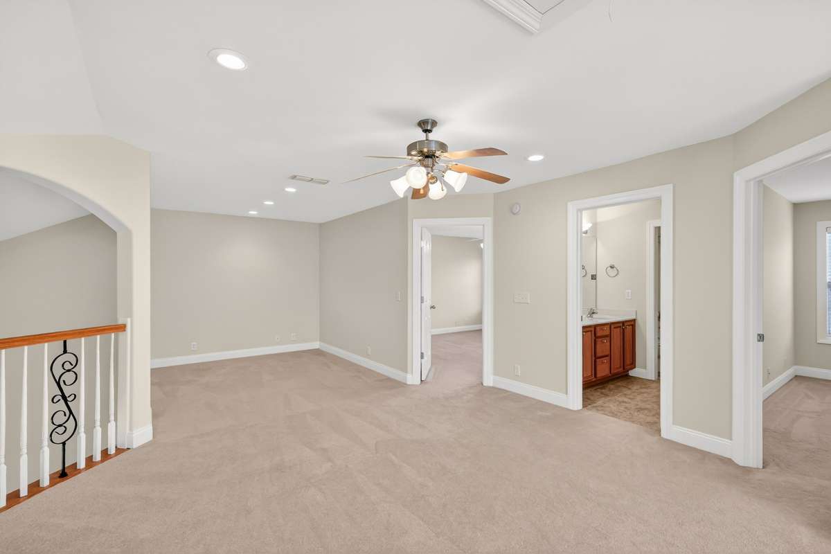 What a great layout!  Every space is easily accessible.
