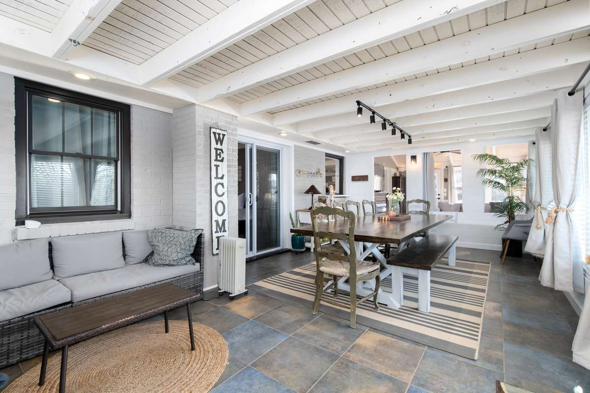 Dining Room / Sun Room