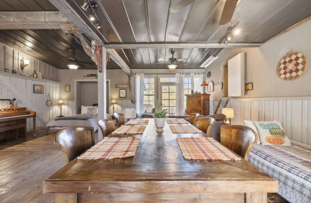Carriage House Dining
