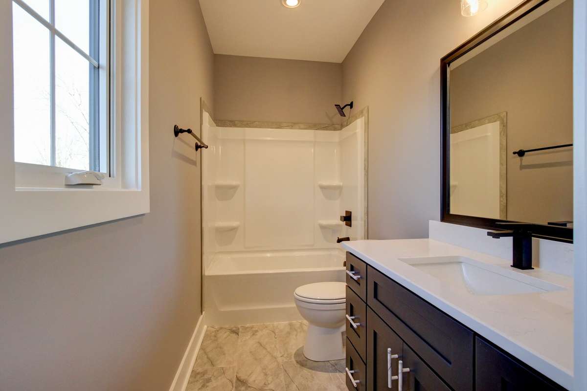Bedroom 3 Full Bathroom