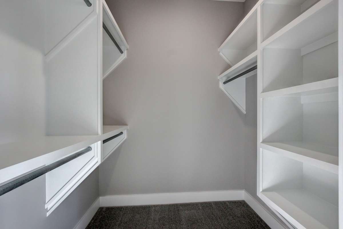 Bedroom 5 Walk-in Closet