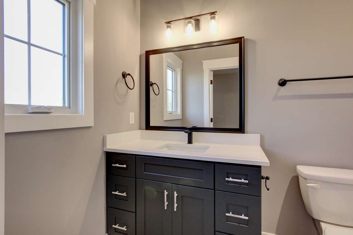 Bedroom 2 Full Bathroom