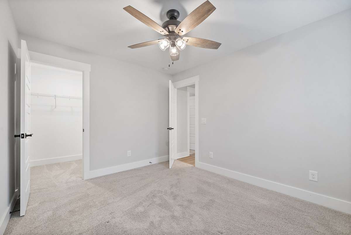 Nice walk-in closet in the bathroom