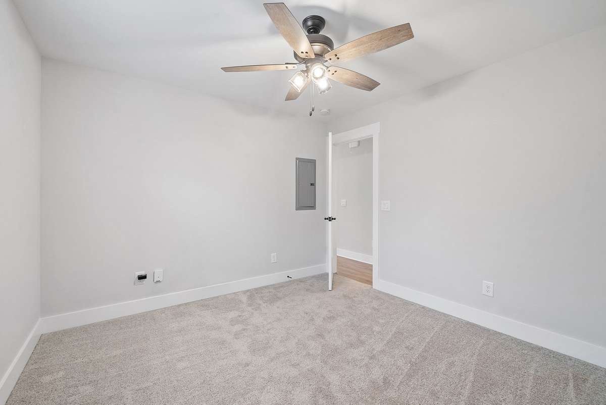 Secondary bedroom
