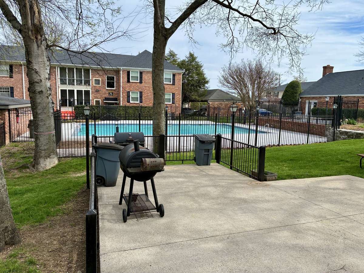 There are multiple community grilling stations conveniently placed throughout the complex grounds