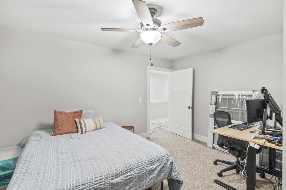 office/bonus/hobby room