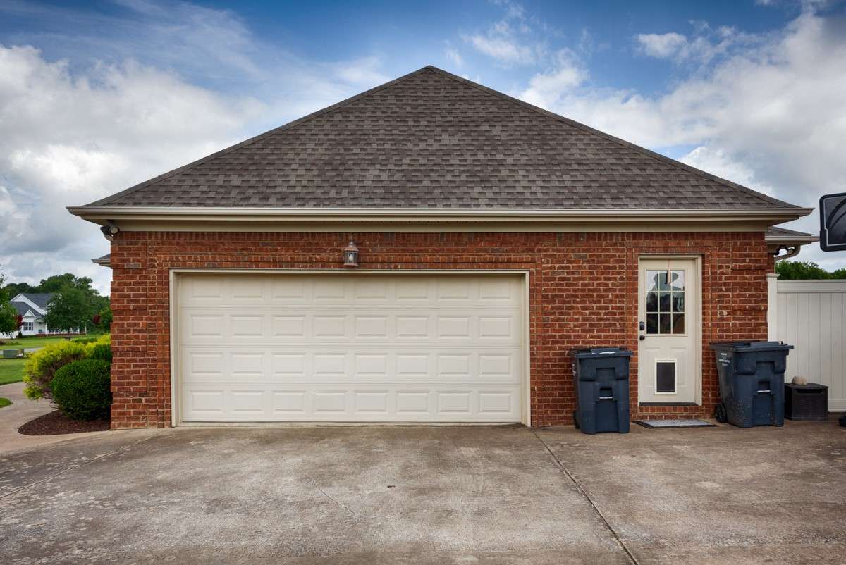 Attached Garage
