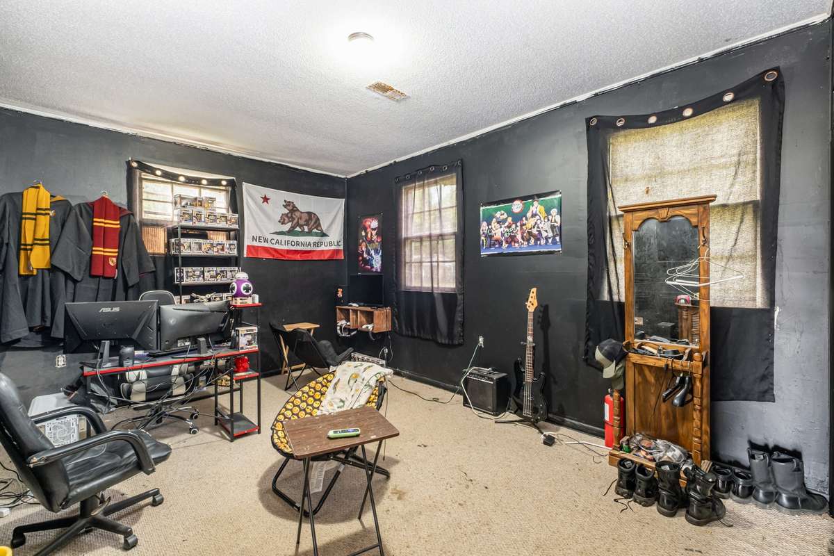 Bonus room behind Great Room